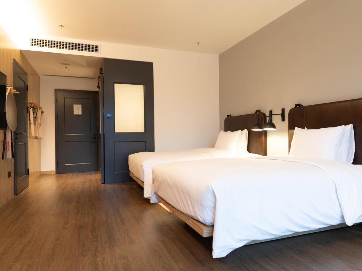 Отель Moxy Shenzhen North Station Экстерьер фото