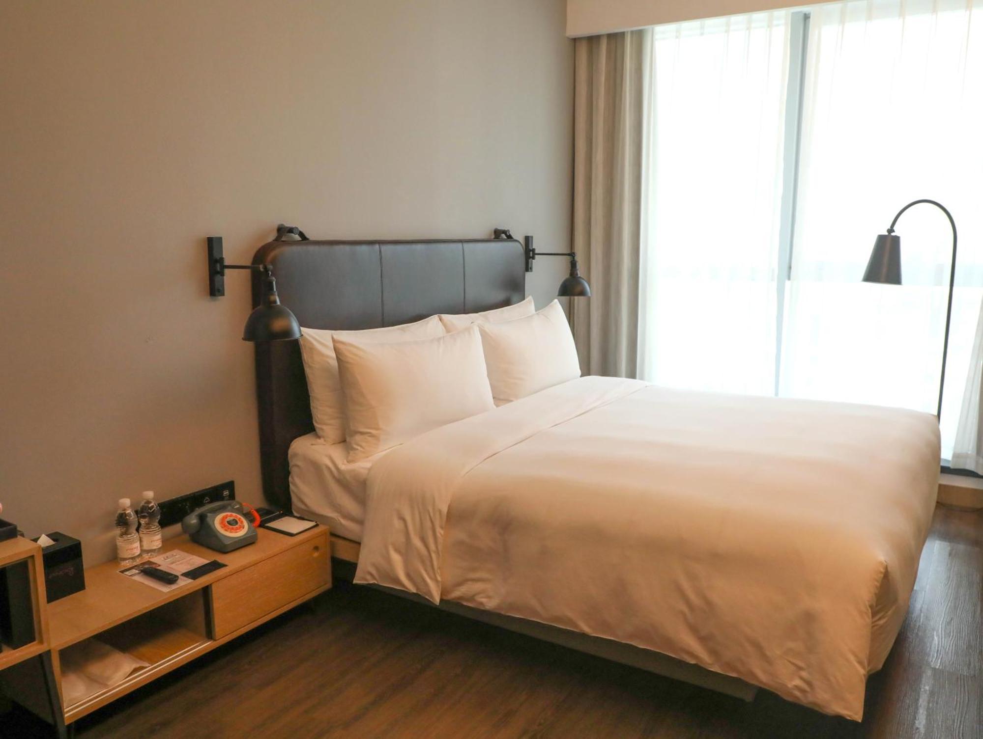 Отель Moxy Shenzhen North Station Экстерьер фото