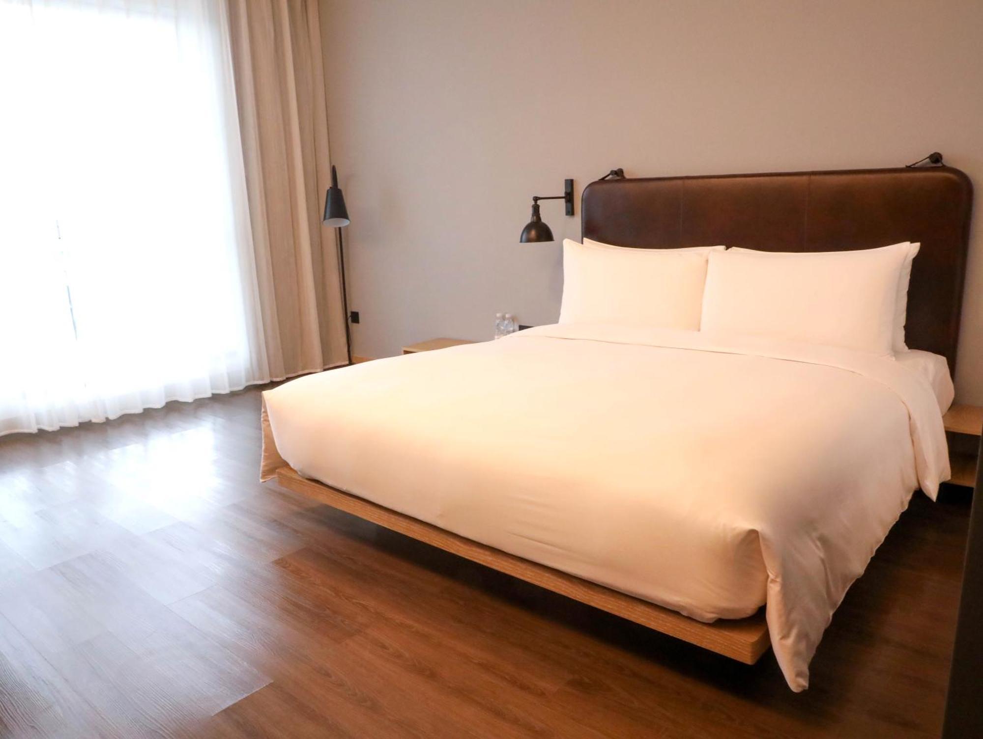 Отель Moxy Shenzhen North Station Экстерьер фото
